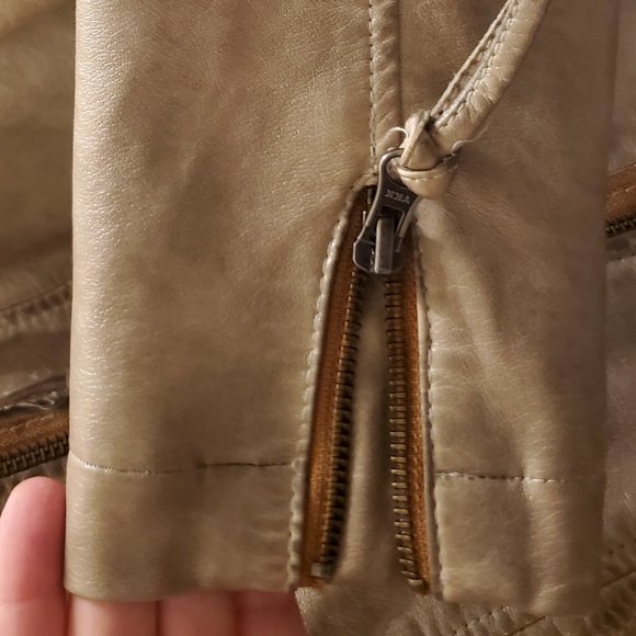 Free People Cropped Vegan Leather Jacket - Size 4 - Picture 6 of 10